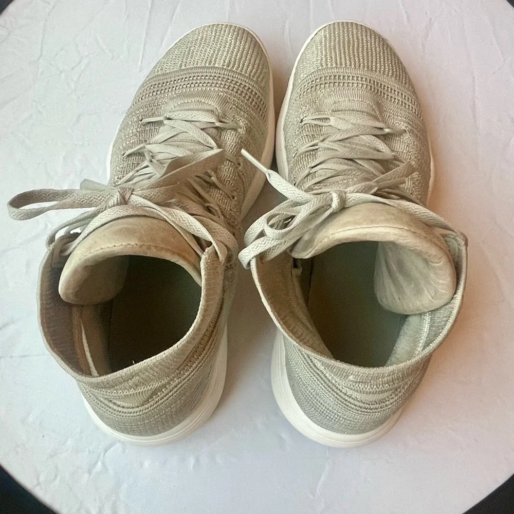 EUC! Nike Hyperdunk 2017 React Flyknit in pale grey. Size 11 - Picture 8 of 10